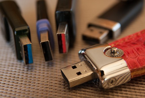 Clé USB personnalisée : un cadeau publicitaire très innovant